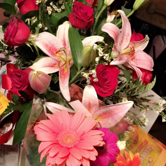 A Girl in 😍 with the idea of ❤️ - Picture 5 of 7